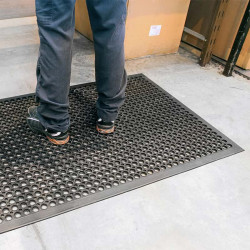 Mats for high-duty industrial applications