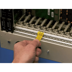 3688004 Adaptor spate spate, centru (E) 192hp