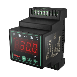 Un regulador con una capacidad. monitor