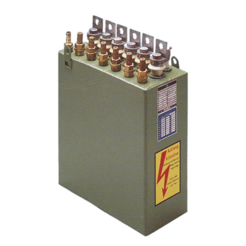 High power capacitors cooled with liquid for inductive heating