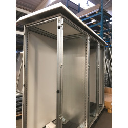 TRI208 Rama uchylna RACK 19"