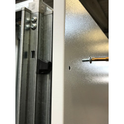 CLK013/KITR Zestaw klipsów mocujących dla panelu tylnego CLK013/KITR Zestaw klipsów mocujących dla panelu tylnego