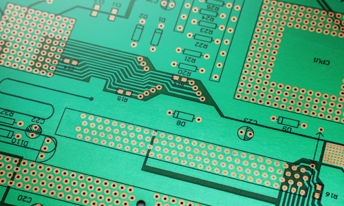 Meilleures pratiques pour le blindage des composants PCB pour la CEM : Minimiser les interférences électromagnétiques
